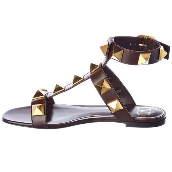 Valentino Garavani’s Roman Stud leather sandals! - Picture 5 of 5